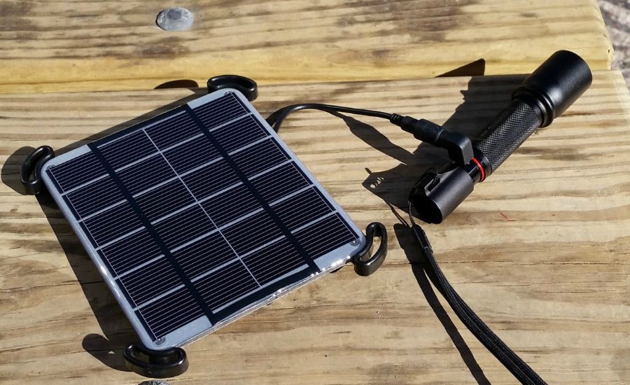 Can a flashlight charge a solar panel 3
