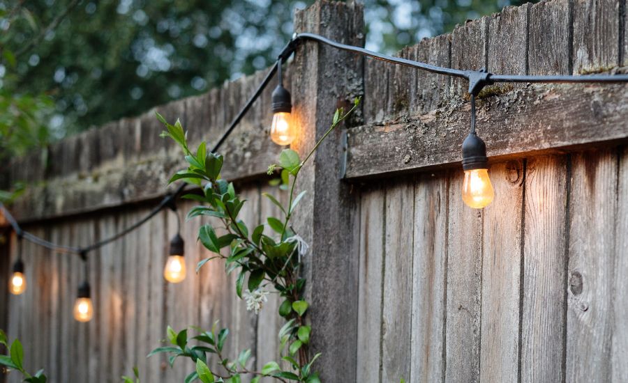 How to hang outdoor lights without nails 3
